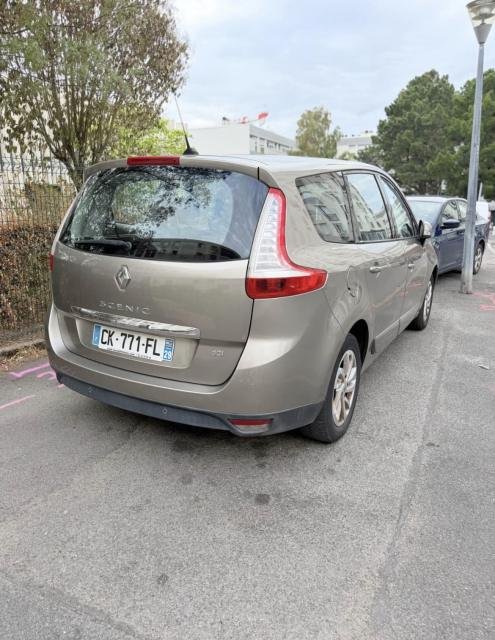 2014 2013 Renault Scénic Famille SUV — photo 4
